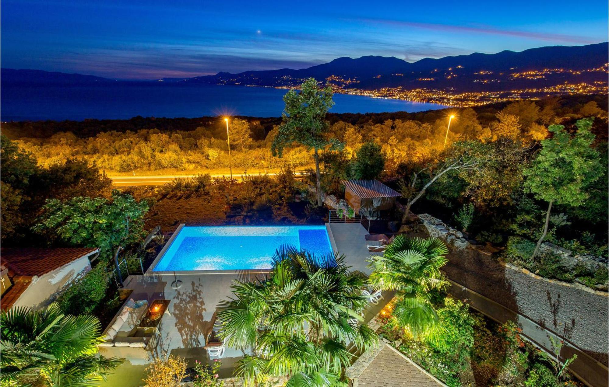 Lovely Apartment In Rijeka With Wifi Exterior foto